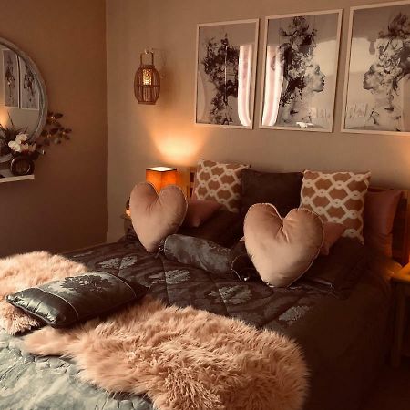 Bienvenue Au Petit Bonheur Appartement Honfleur Buitenkant foto