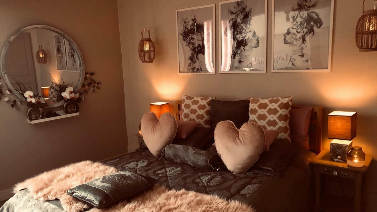 Bienvenue Au Petit Bonheur Appartement Honfleur Buitenkant foto