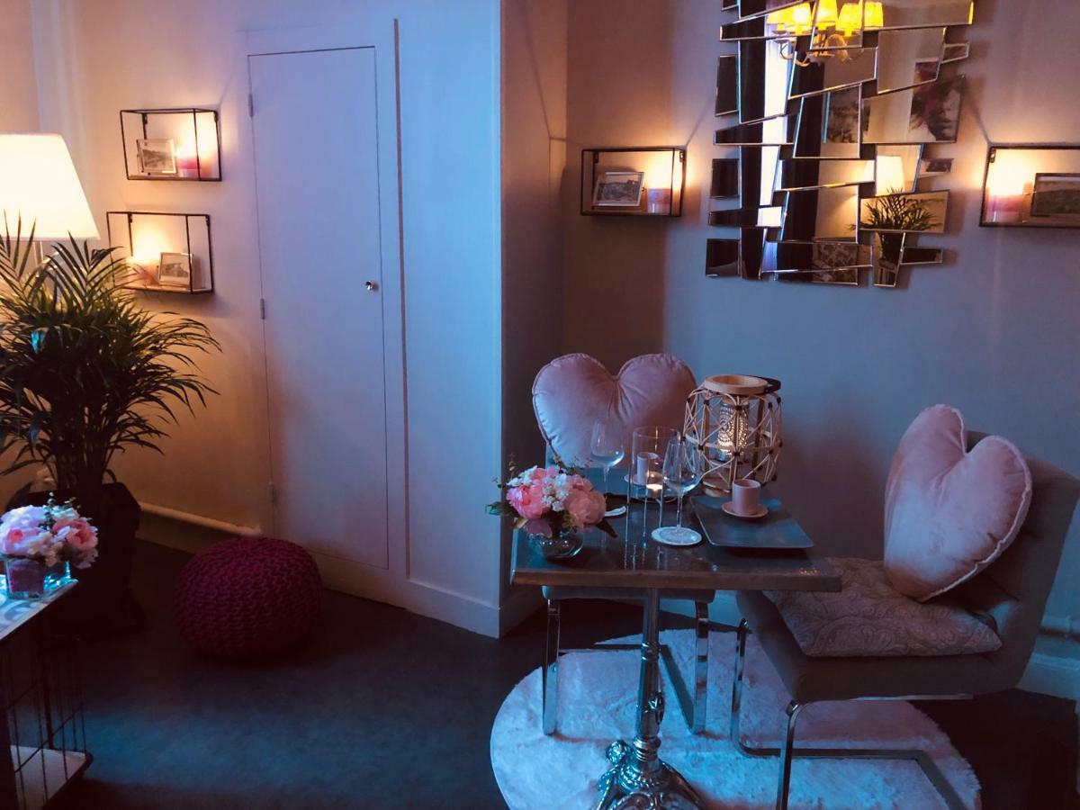 Bienvenue Au Petit Bonheur Appartement Honfleur Buitenkant foto